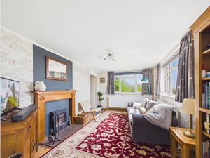 Lounge- click for photo gallery